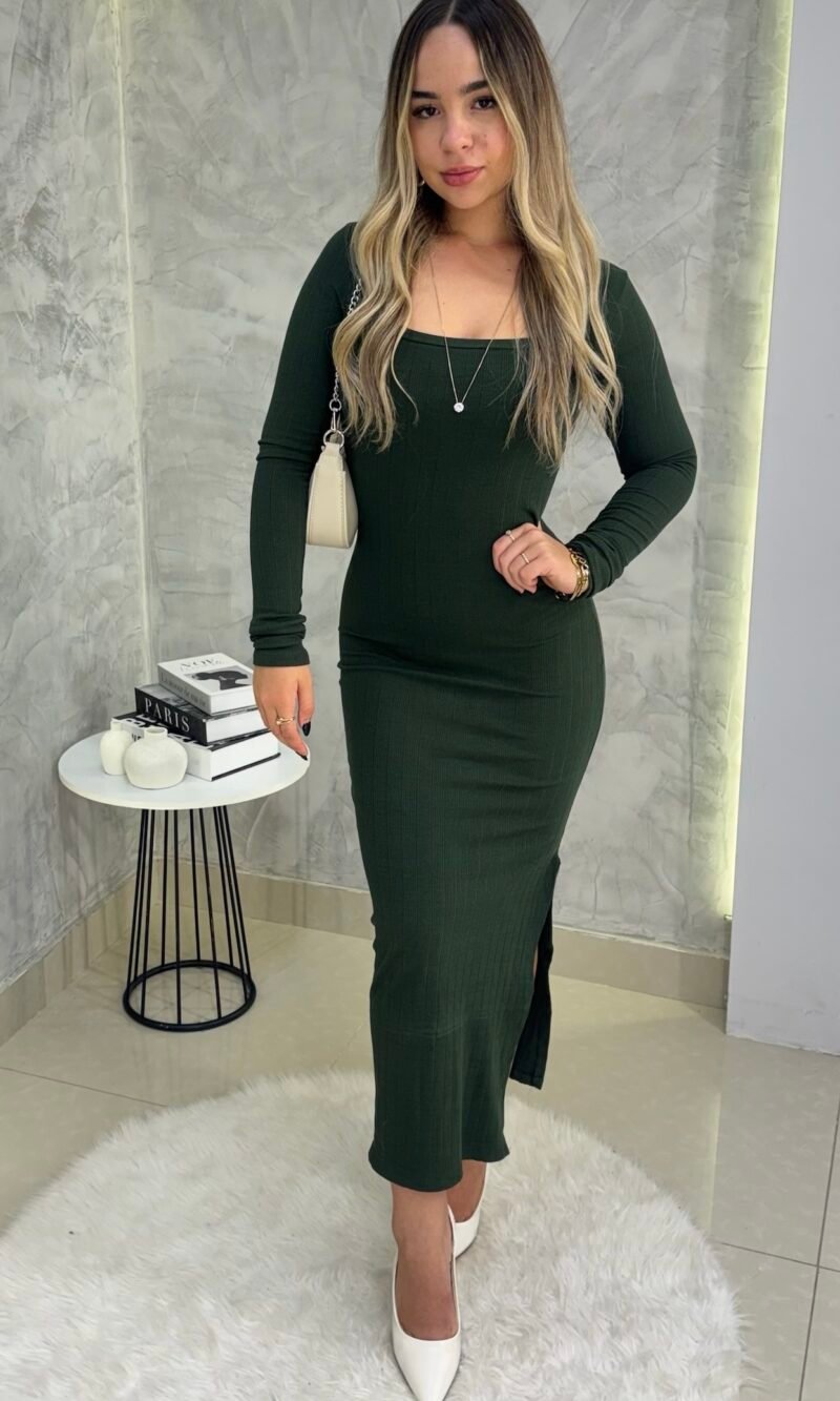 Vestido gola Quadrada