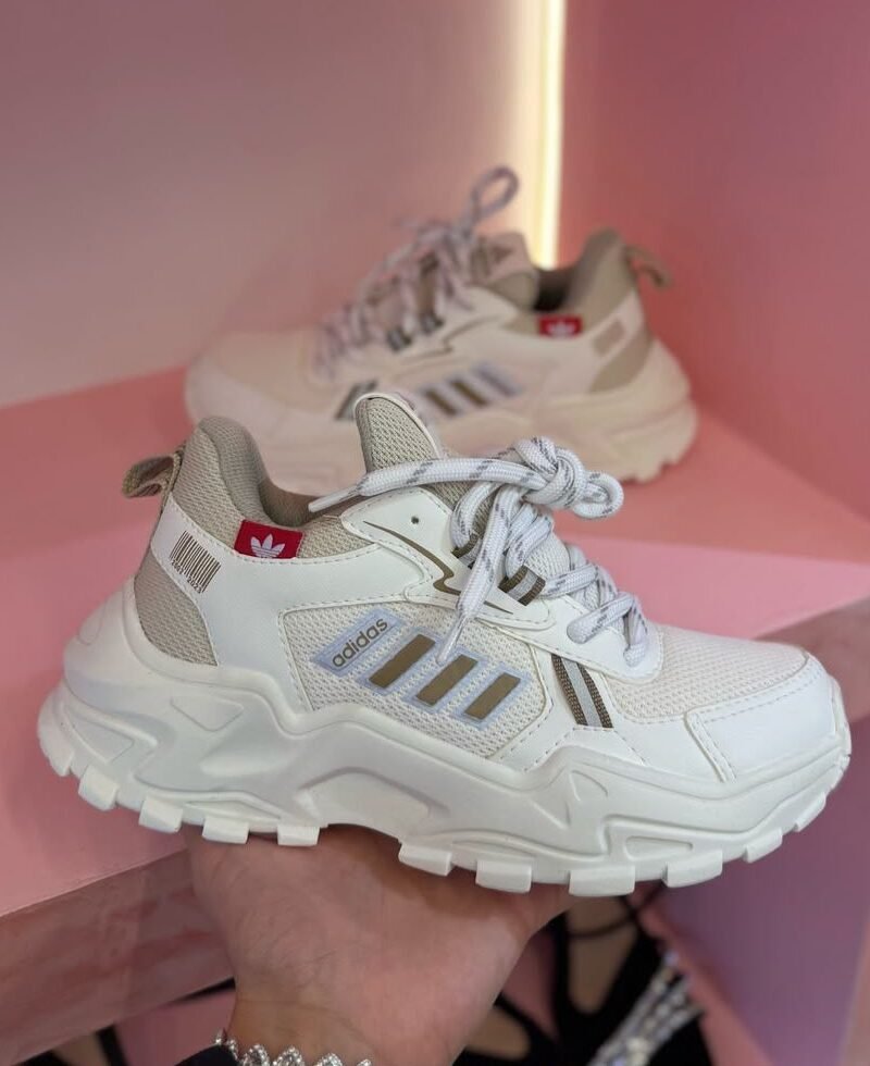 Tênis Adidas